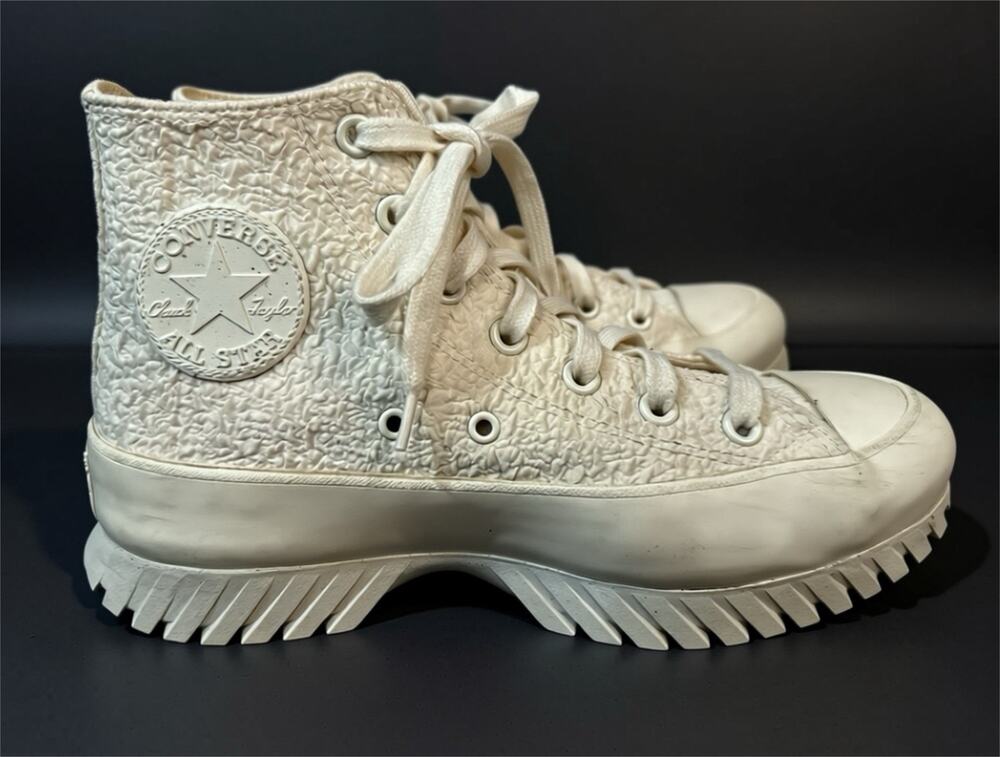 Converse Chuck Taylor All Star Lugged 2.0 Women’s Size 8 White Platform Shoes